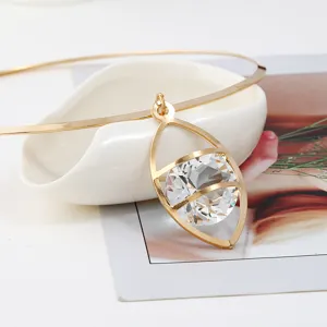 Europäische Retro Metall hohle Kristall Anhänger kurze Choker Halskette Modeschmuck Zubehör