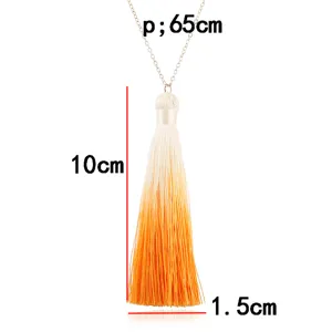 Lange Ombre Quaste Halskette mit 65cm Kette und 10cm Anhänger für elegante Damenmode.