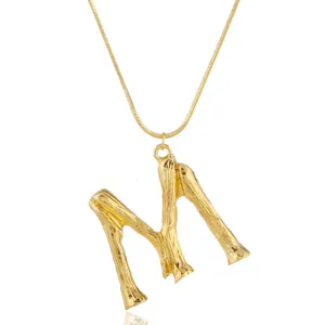 Goldfarbene Zweig-Stil Buchstaben M Anhänger Halskette, Punk Statement Schlüsselbein Schmuck.