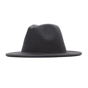 Dunkelgrauer Wolle Fedora Hut Detailaufnahme, hochwertige Filz Textur, elegante Winter Mode.