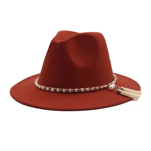 Damen Herbst Winter Wollfilz Fedora Hut mit eleganter Perlenkette und Quasten Detail.