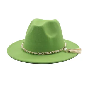 Grüner Woll-Fedora-Hut mit eleganter Perlenkette und Quasten-Detail für Damen Herbst