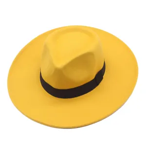 Gelber Filz Fedora Hut Detail, breite Krempe, elegantes schwarzes Band, Retro Mode Accessoire.