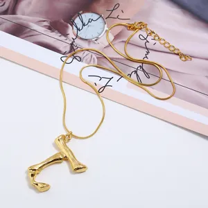 Goldene Schlangenkette mit künstlerischem Buchstabenanhänger, Punk-Stil Modeschmuck Damen.
