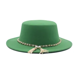 Grüner flacher Woll-Fedora-Hut mit eleganter Perlenkette Quasten-Dekor für stilvolle Outfits