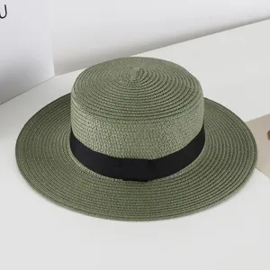 Grüner Strohhut für Damen, Sommer flacher Oben Breiter Rand Sonnenhut mit schwarzem Band.