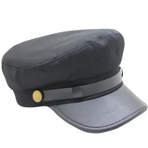 Schwarze Schiebermütze mit Lederschirm und Metallknopf, stilvolle Retro flache Kappe.