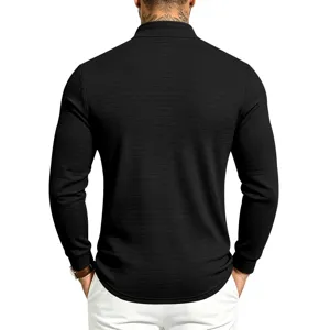 Top de manga larga de punto gofrado negro para hombre, cuello alto y media cremallera.