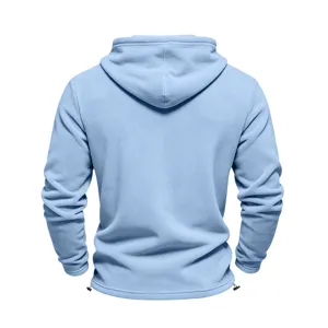 Lichtblauwe fleece hoodie achterkant detail voor heren herfst winter comfortabel