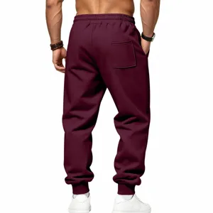 Rückansicht Detail von Herren schwere gefütterte Burgunder Jogginghose mit Bündchen.