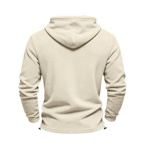 Gedetailleerd achteranzicht van de fleece hoodie, zachte textuur en verstelbare zoomkoord.
