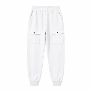 Weiße gefütterte Herren Cargohose Jogger mit Taschen und elastischem Kordelzug Bund.