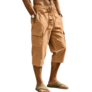Gedetailleerd overzicht van casual linnen cargoshorts voor heren met handige zakken.