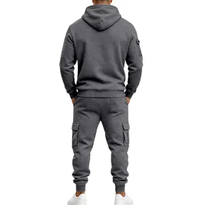 Tuta felpata con cappuccio e cargo da uomo grigio scuro vista dettagliata set.