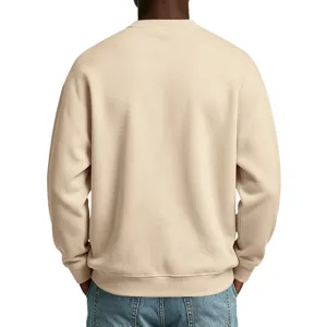 Minimalistisches Herren Sweatshirt mit Rundhalsausschnitt in beigem Basic Design.
