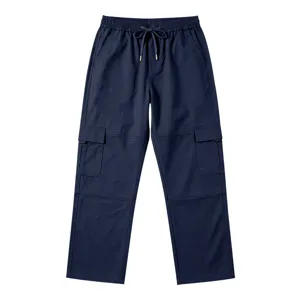 Detailansicht der dunkelblauen Freizeithose mit elastischem Kordelzugbund und seitlichen Beintaschen.
