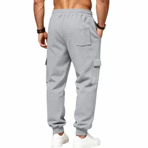 Pantaloni cargo grigi felpati da uomo, joggers casual con tasche multiple per ogni giorno.