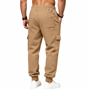 Pantaloni da jogging cargo kaki da uomo in stile americano con tasche e polsini a coste.