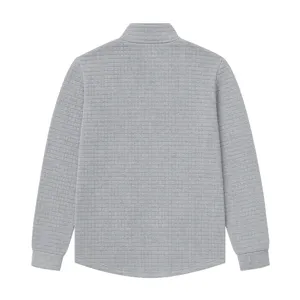 Top manga larga waffle gris hombre detalle, camisa cuello alto casual vista trasera.