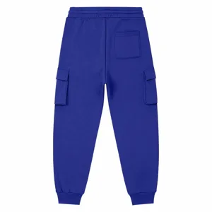 Vista dettagliata dei pantaloni cargo blu royal da uomo con tasca posteriore polsini.