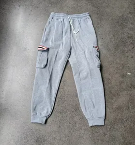 Men grey fleece lined cargo sweatpants casual streetwear winter jogger pants with pockets.