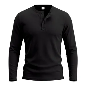 Detaillierte Nahaufnahme des schwarzen Waffelstrick Langarm Henley Shirts mit Knopfleiste.