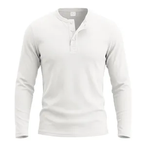Weißes Langarm-Henley-Shirt Detailansicht mit klassischer Knopfleiste und Rippstrick.