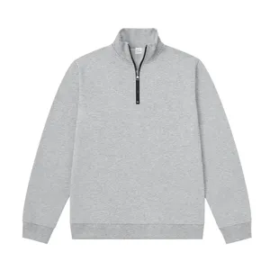 Detalles del suéter de lana gris con cremallera corta, ropa informal cómoda y elegante.
