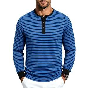 Détail t-shirt Henley homme manches longues rayé, design rétro col à boutons décontracté.