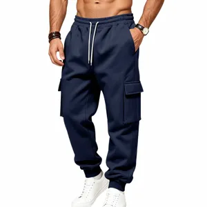 Pantaloni cargo felpati blu navy da uomo con tasche multiple e comoda coulisse in vita.