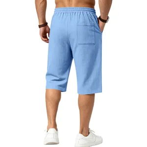 Back detail of men casual 7-point shorts with elastic drawstring waist and rear pocket.
