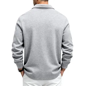 Vue arrière détail de chemise veste polaire manches longues grise casual pour homme hiver.