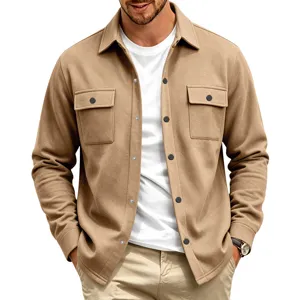 Détail de chemise veste de travail thermique doublée pour homme, style extérieur.