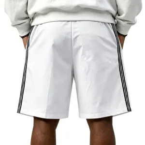 Shorts de sport amples et décontractés pour hommes avec bandes latérales classiques streetwear.