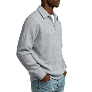 Heren grijze kabeltrui met kwart ritssluiting, casual top met lange mouwen voor stijl.