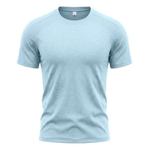 Hellblaues Herren Kurzarm Fitness T-Shirt mit Mesh Raglan Ärmeln für schnelles Trocknen.