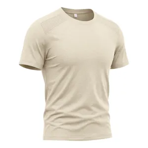 Atmungsaktives Herren Kurzarm T-Shirt mit Mesh-Schultereinsätzen und rundem Ausschnitt.