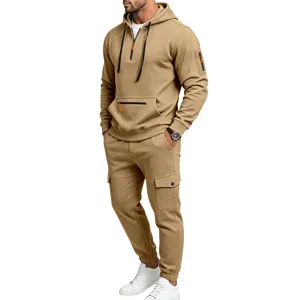 Set Felpa con Cappuccio e Pantaloni Cargo da Uomo nella Variante di Colore Kaki