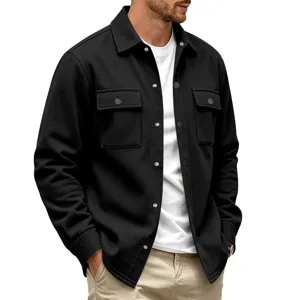 Chemise veste lourde doublée polaire homme utility casual détail de vue de près.
