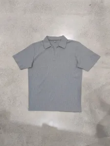 Polo de verano para hombre casual acanalado con cuello en V manga corta, top elástico y transpirable.