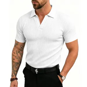 Polo blanco de canalé para hombre con cuello en V, camiseta de verano transpirable ajustada.