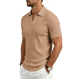 Polo para hombre cuello en V acanalado casual manga corta tejido de color camello verano.