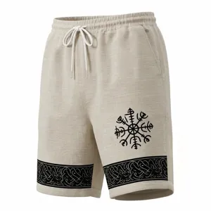 Nahaufnahme der lässigen Leinen-Mix-Herrenshorts mit nordischem Runen-Print und Kordelzug.