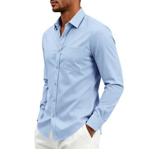 Vista detallada de la camisa de manga larga para hombre en color azul claro con bolsillo.