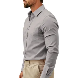 Detailaufnahme des grauen Herren-Langarm-Businesshemdes mit Brusttasche und modernem Schnitt.