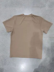 Gros plan detail t-shirt homme en tricot texture jacquard manches courtes tissu ete haut top