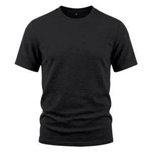T-shirt à manches courtes texturé noir pour homme haut en tricot vue de détail été loisir.