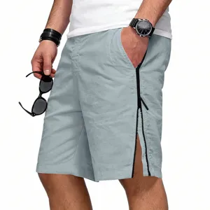 Gros plan sur les shorts pour hommes décontractés avec des détails de fermeture éclair.
