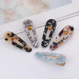 Set aus 5 geometrischen Marmor Acetat Haarklammern fuer Damen und Maedchen Alltag.
