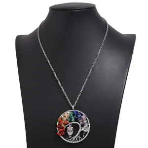 Collana albero della vita fatta a mano con cristalli colorati e ciondolo gufo.